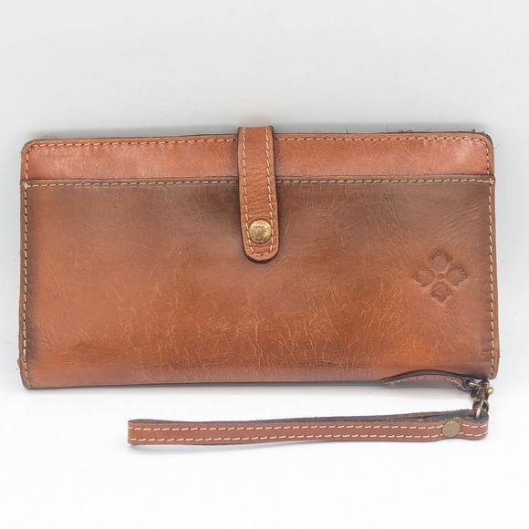 Patricia Nash Handbags - Patricia Nash Stylish Brown Gorgeous Leather Wristlet
